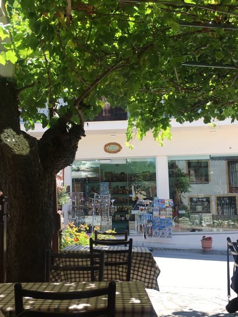 希臘天空之城Meteora住宿推薦 Montanema Handmade Village天空之城餐廳推薦Taverna Gardenia