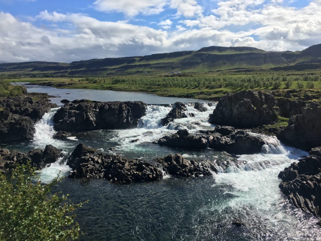 冰島環島自駕環島攻略西部Glanni瀑布＆Paradisarlaut池塘