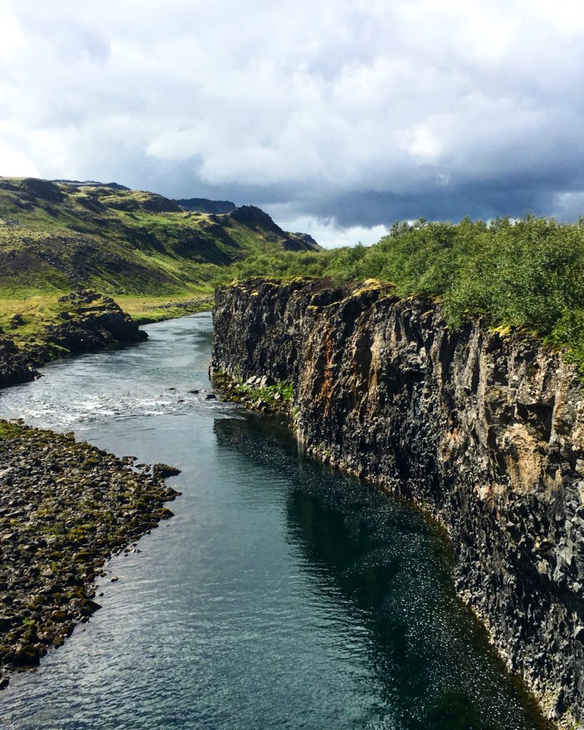 冰島環島自駕環島攻略西部Glanni瀑布＆Paradisarlaut池塘