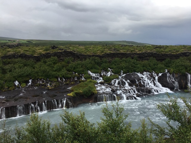 冰島環島自駕環島攻略西部Hraunfossar瀑布和Barnafossar瀑布