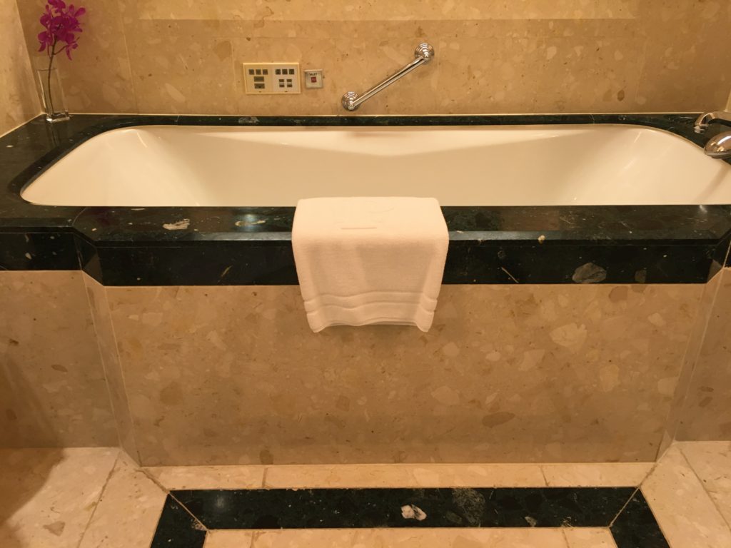 半島酒店Peninsula Bangkok客房浴室